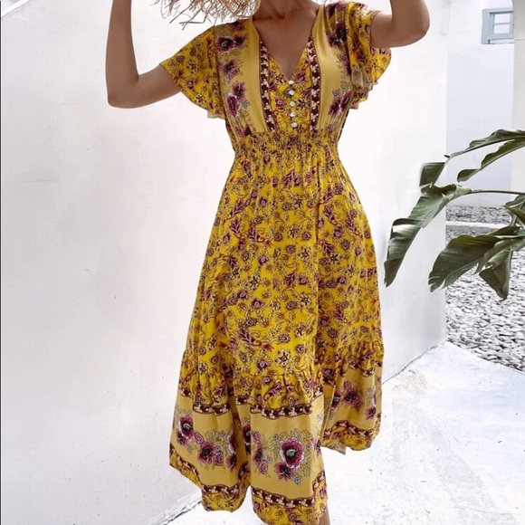 Dresses & Skirts - Boho floral V neck button ruffle dress